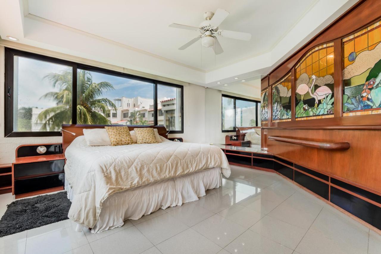Elegant Lagoon Front Villa By Casa Paraiso Канкун Екстер'єр фото