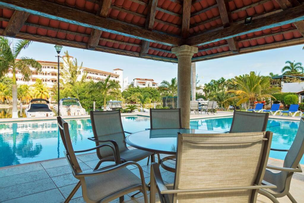 Elegant Lagoon Front Villa By Casa Paraiso Канкун Екстер'єр фото