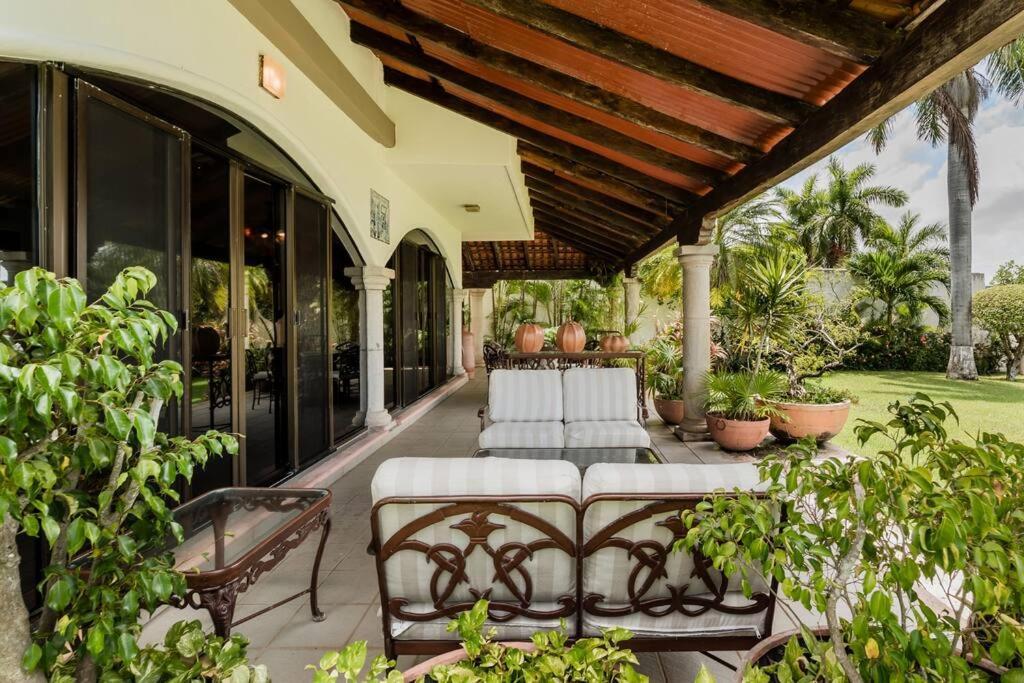 Elegant Lagoon Front Villa By Casa Paraiso Канкун Екстер'єр фото